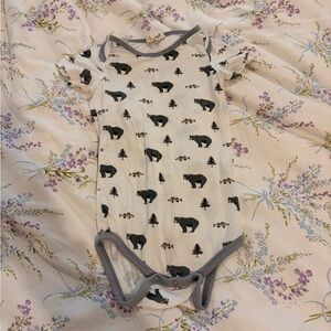 Kyte BABY Black and White Bear Print Bodysuit